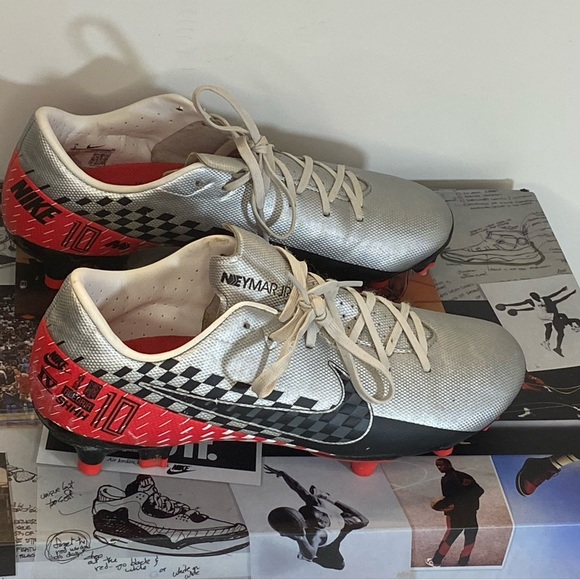 Nike Mercurial Vapor 13 Academy NJR FG/ MG Men’s Soccer Cleats AT7960-006 Size 5 - Picture 1 of 3